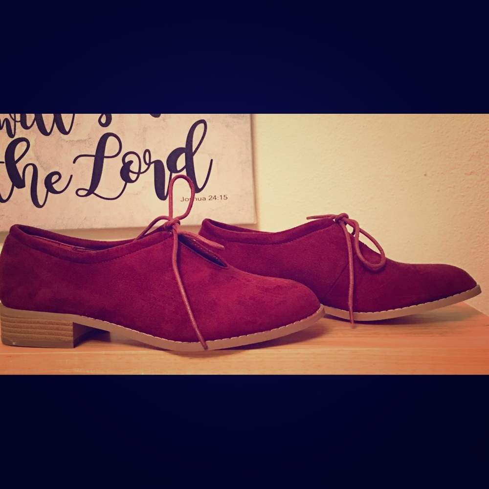 Burgundy petal flat
